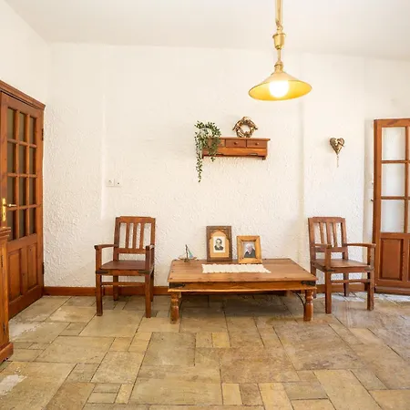 Vintage Retreat *